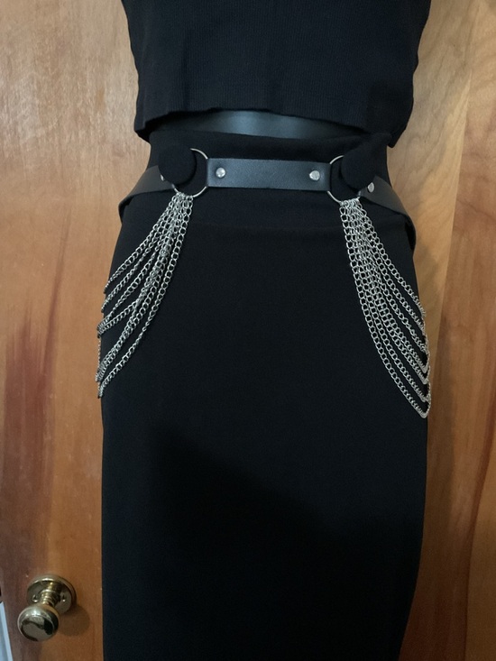 Hot Topic Accessories - Hot Topic Black Faux Leather Chain Hip Belt